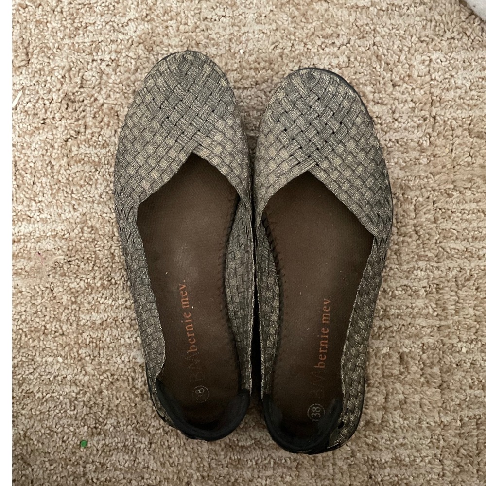 Bernie Mev Catwalk Womens Bronze Metallic Woven Elastic Ballet Flats Size 38